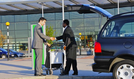 Katunayake airport drop and pick up taxi service